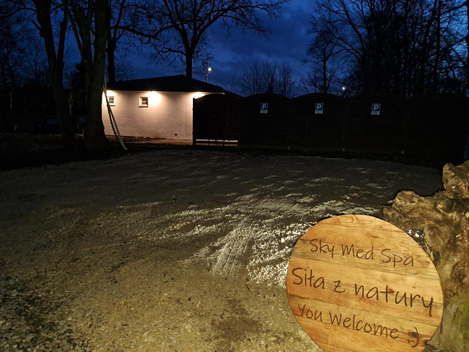 Nocleg W Koronach Drzew Kutno Esterno foto